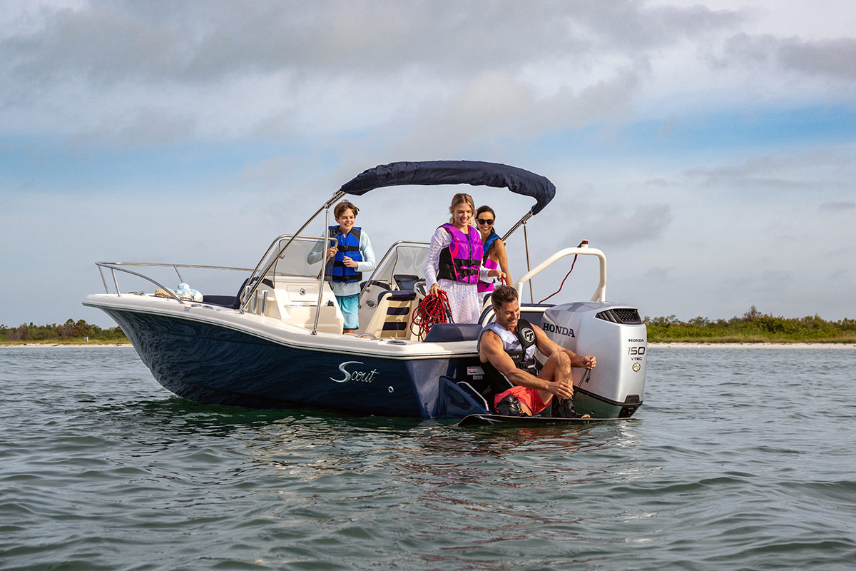 Seabrook Dual Console Tow Sports 
